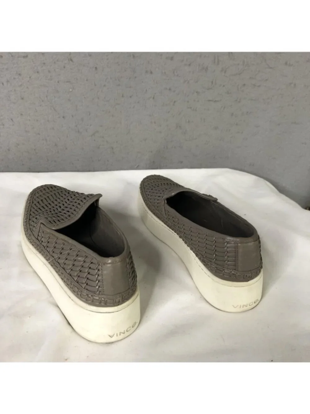 Vince Shoes Womens Size 8 Gray Woven Leather Slip On Platform Comfort Sneakers